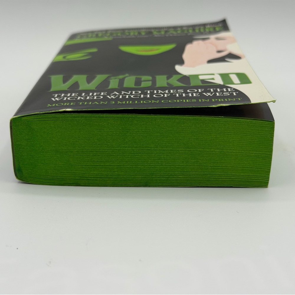 Wicked: The Life and Times of the Wicked Witch of the West by Gregory Maguire - Picture 6 of 10